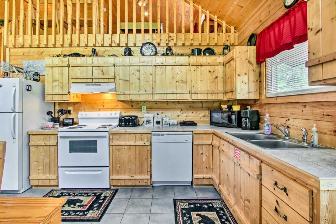 Cabin With Hot Tub And Deck About 12 Mi To Pigeon Forge! Сев'єрвілл Екстер'єр фото