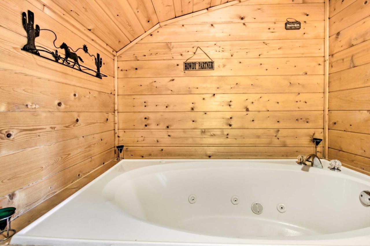 Cabin With Hot Tub And Deck About 12 Mi To Pigeon Forge! Сев'єрвілл Екстер'єр фото