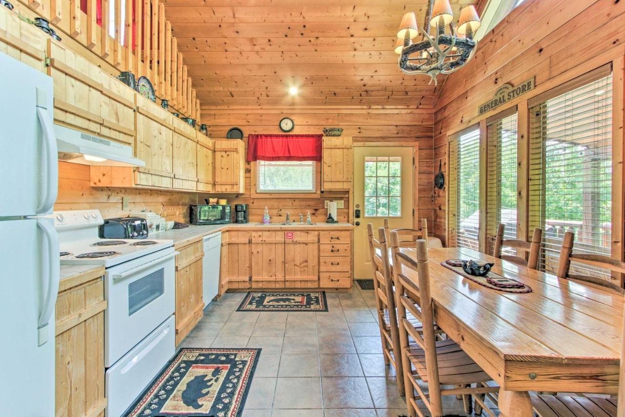 Cabin With Hot Tub And Deck About 12 Mi To Pigeon Forge! Сев'єрвілл Екстер'єр фото